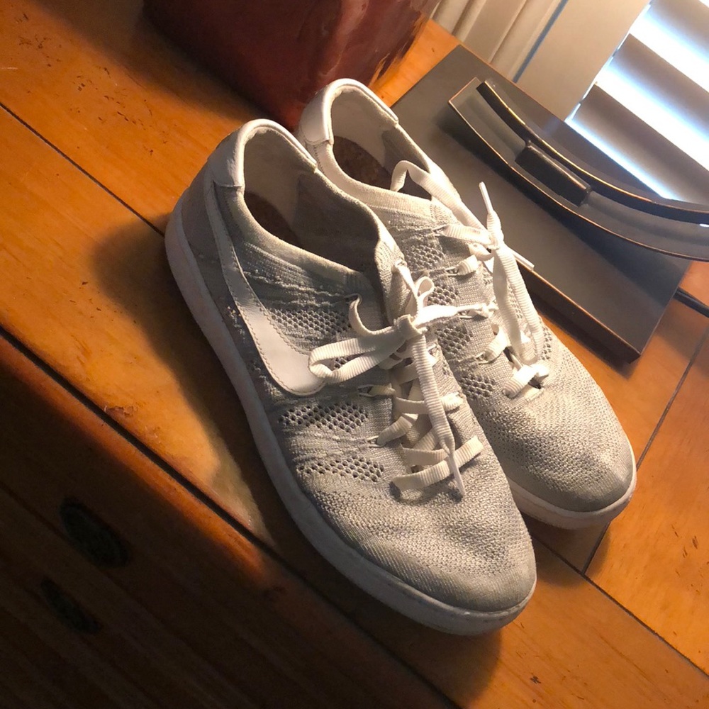 Nike tennis shoes